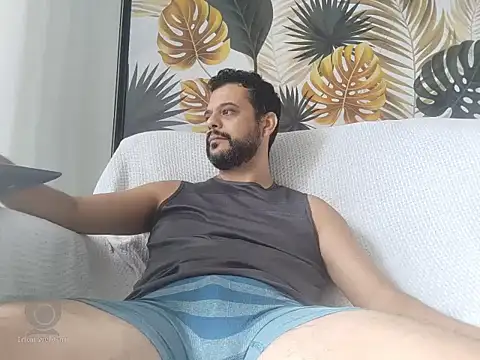 Snapshot of HornyBeachBoyBR chatting on 01.31.25 HornyBeachBoyBR online show from 01.31.25