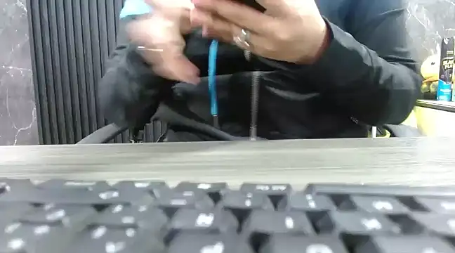 Miel canela online show from 03.04.25