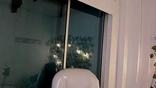 Snapshot of Vic_beckeer chatting on 03.11.25 Vic beckeer online show from 03.11.25