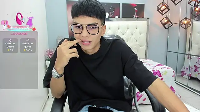 Snapshot of Noha_scott chatting on 09.27.25 Noha scott online show from 09.27.25