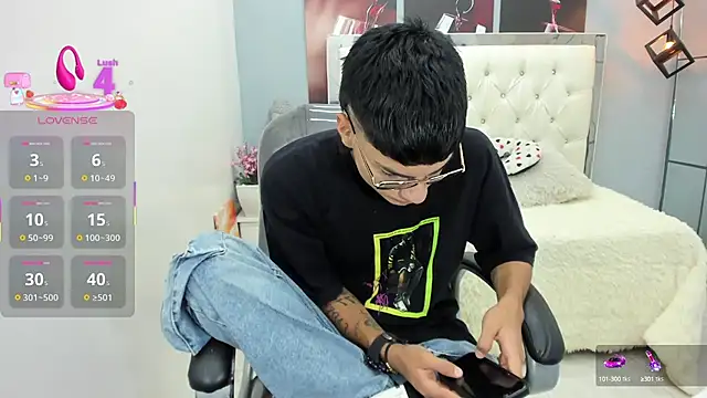 Snapshot of Noha_scott chatting on 10.01.25 Noha scott online show from 10.01.25