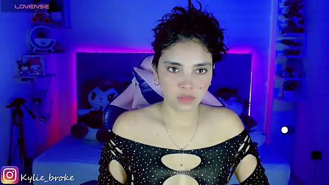 Kylie brokee online show from 02.01.25