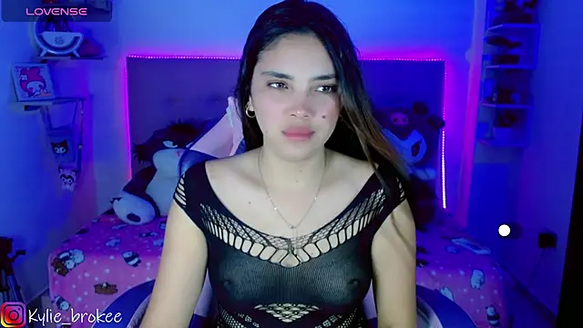 Kylie brokee online show from 02.28.25