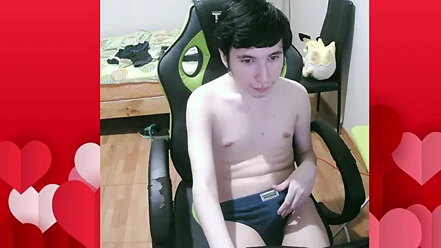 Snapshot of Twink_martinboy chatting on 02.25.25 Twink martinboy online show from 02.25.25