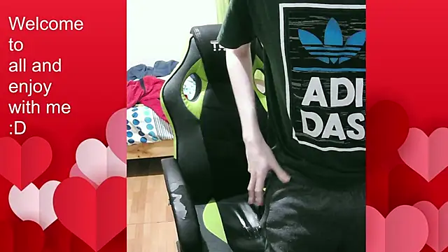 Snapshot of Twink_martinboy chatting on 11.01.25 Twink martinboy online show from 11.01.25