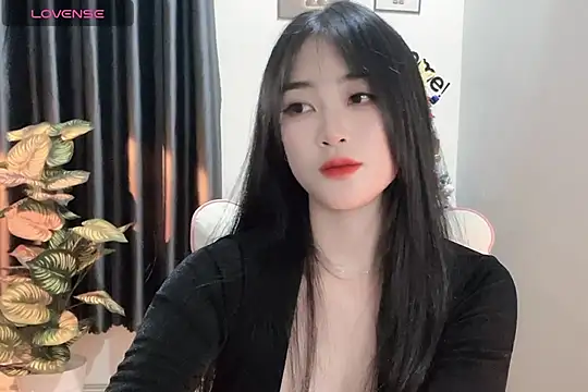Snapshot of _Aimy_ chatting on 12.21.24 Aimy online show from 12.21.24