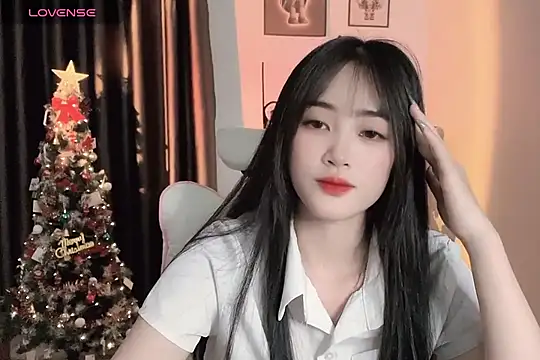 Snapshot of _Aimy_ chatting on 12.23.24 Aimy online show from 12.23.24