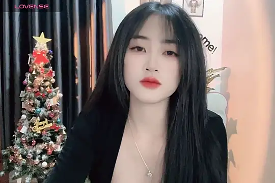 Snapshot of _Aimy_ chatting on 12.24.24 Aimy online show from 12.24.24
