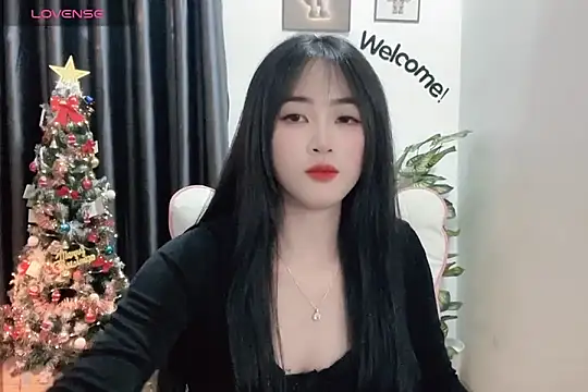 Snapshot of _Aimy_ chatting on 12.24.24 Aimy online show from 12.24.24
