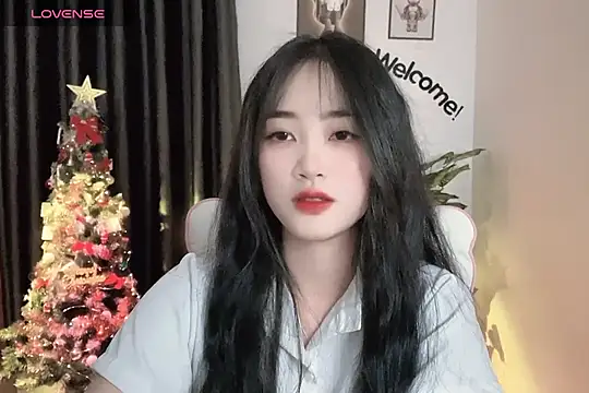Snapshot of _Aimy_ chatting on 12.25.24 Aimy online show from 12.25.24