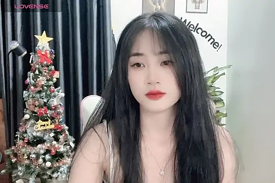 Snapshot of _Aimy_ chatting on 12.28.24 Aimy online show from 12.28.24