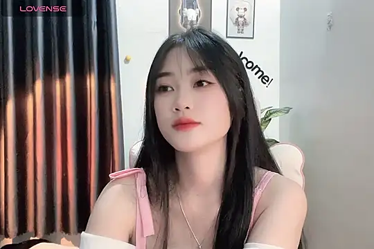 Snapshot of _Aimy_ chatting on 01.09.25 Aimy online show from 01.09.25