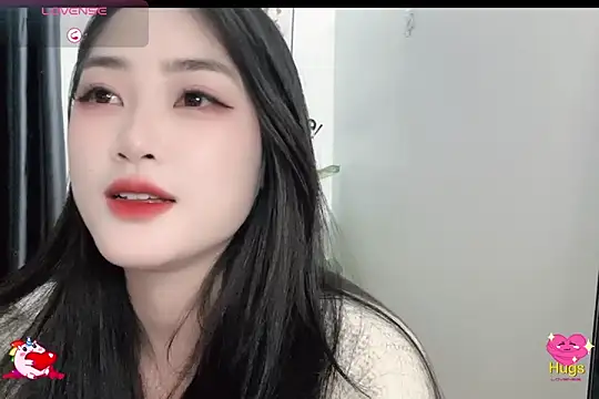 Snapshot of _Aimy_ chatting on 02.10.25 Aimy online show from 02.10.25