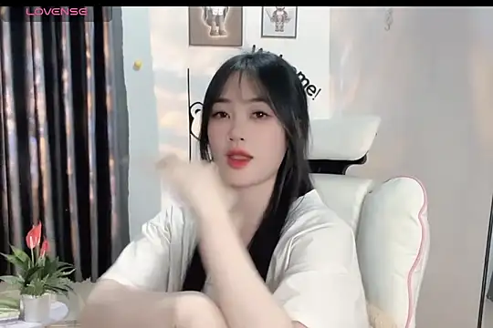 Snapshot of _Aimy_ chatting on 02.17.25 Aimy online show from 02.17.25