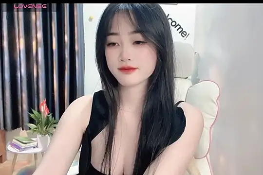 Snapshot of _Aimy_ chatting on 02.18.25 Aimy online show from 02.18.25
