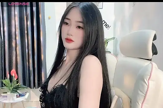 Snapshot of _Aimy_ chatting on 02.20.25 Aimy online show from 02.20.25