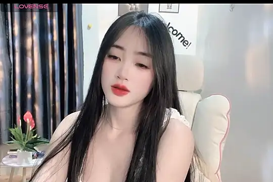 Snapshot of _Aimy_ chatting on 02.21.25 Aimy online show from 02.21.25