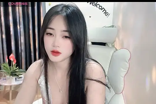 Snapshot of _Aimy_ chatting on 02.27.25 Aimy online show from 02.27.25