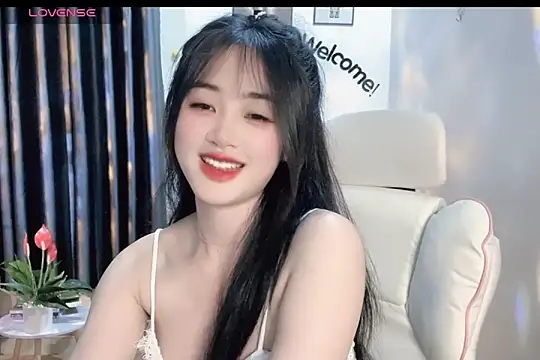Snapshot of _Aimy_ chatting on 02.28.25 Aimy online show from 02.28.25