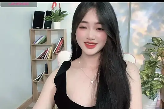Snapshot of _Aimy_ chatting on 03.04.25 Aimy online show from 03.04.25
