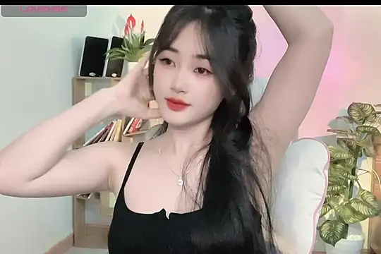 Snapshot of _Aimy_ chatting on 03.05.25 Aimy online show from 03.05.25