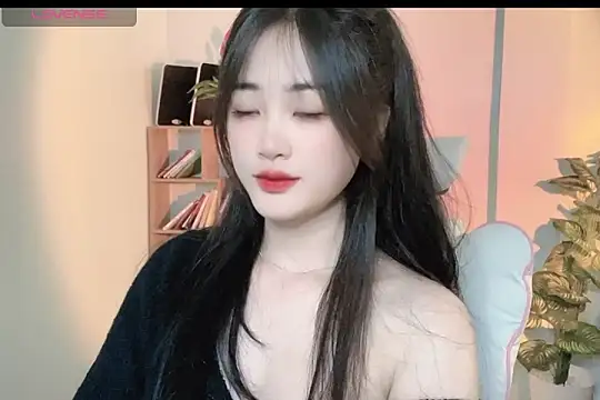 Snapshot of _Aimy_ chatting on 03.06.25 Aimy online show from 03.06.25
