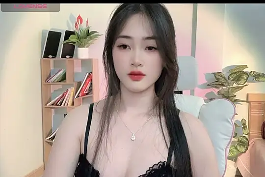 Snapshot of _Aimy_ chatting on 03.08.25 Aimy online show from 03.08.25