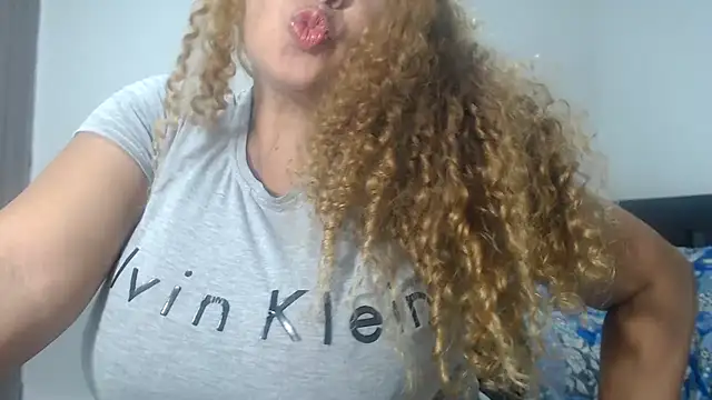 Snapshot of BustyAmanda chatting on 02.21.25 BustyAmanda online show from 02.21.25