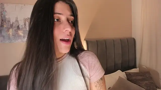 Snapshot of dakotaa__ chatting on 11.12.25 dakotaa online show from 11.12.25