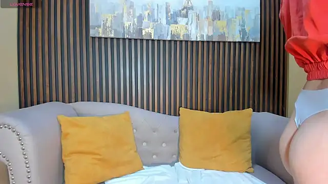 Nahiajhonson  online show from 10.25.25