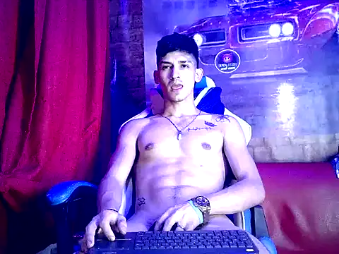 Snapshot of MasterSEX420 chatting on 12.04.24 MasterSEX420 online show from 12.04.24