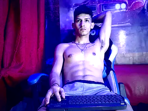 Snapshot of MasterSEX420 chatting on 12.04.24 MasterSEX420 online show from 12.04.24