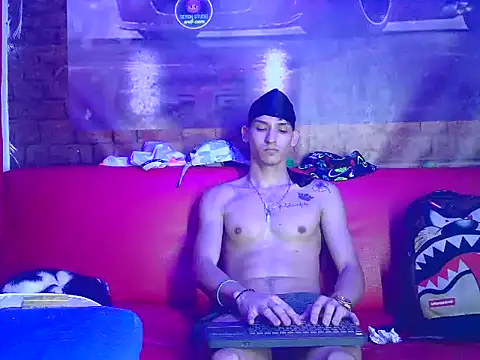 Snapshot of MasterSEX420 chatting on 12.19.24 MasterSEX420 online show from 12.19.24