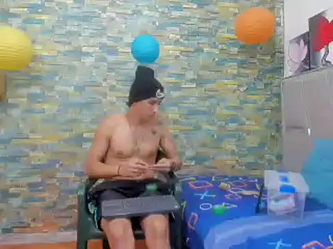 Snapshot of MasterSEX420 chatting on 01.11.25 MasterSEX420 online show from 01.11.25