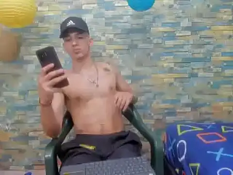 Snapshot of MasterSEX420 chatting on 01.13.25 MasterSEX420 online show from 01.13.25