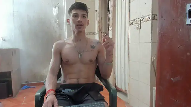 Snapshot of MasterSEX420 chatting on 01.17.25 MasterSEX420 online show from 01.17.25