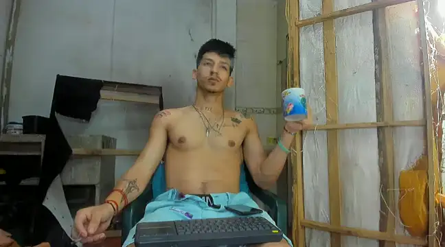 Snapshot of MasterSEX420 chatting on 01.25.25 MasterSEX420 online show from 01.25.25