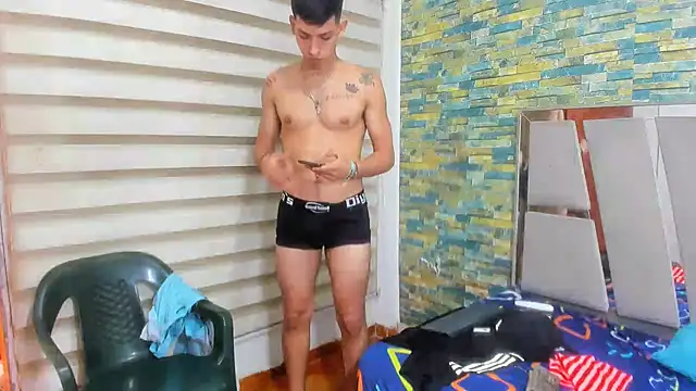 Snapshot of MasterSEX420 chatting on 01.28.25 MasterSEX420 online show from 01.28.25