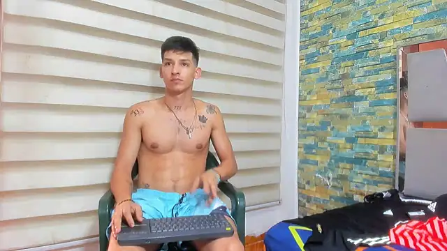 Snapshot of MasterSEX420 chatting on 01.28.25 MasterSEX420 online show from 01.28.25