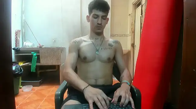 Snapshot of MasterSEX420 chatting on 02.05.25 MasterSEX420 online show from 02.05.25