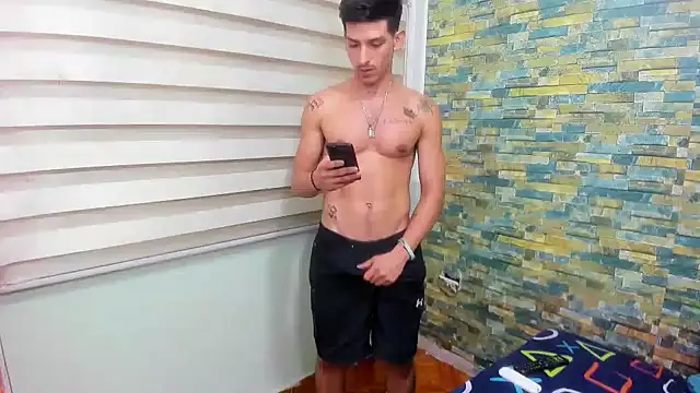 Snapshot of MasterSEX420 chatting on 02.08.25 MasterSEX420 online show from 02.08.25