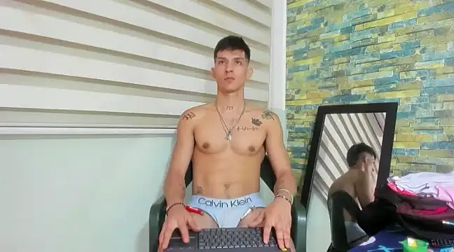 Snapshot of MasterSEX420 chatting on 02.15.25 MasterSEX420 online show from 02.15.25