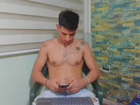 Snapshot of MasterSEX420 chatting on 02.18.25 MasterSEX420 online show from 02.18.25