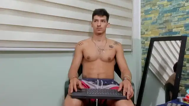 Snapshot of MasterSEX420 chatting on 02.25.25 MasterSEX420 online show from 02.25.25