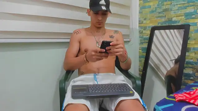 Snapshot of MasterSEX420 chatting on 03.01.25 MasterSEX420 online show from 03.01.25