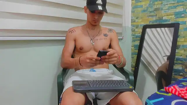 Snapshot of MasterSEX420 chatting on 03.09.25 MasterSEX420 online show from 03.09.25