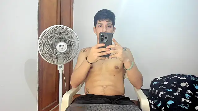 Snapshot of MasterSEX420 chatting on 09.20.25 MasterSEX420 online show from 09.20.25