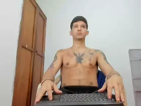 Snapshot of MasterSEX420 chatting on 02.18.26 MasterSEX420 online show from 02.18.26