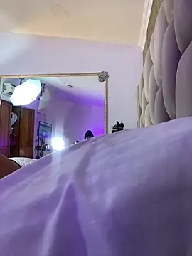 Snapshot of EmmaTorres_ chatting on 12.19.24 EmmaTorres  online show from 12.19.24