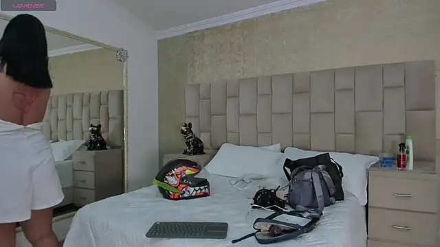 Snapshot of EmmaTorres_ chatting on 01.22.25 EmmaTorres  online show from 01.22.25